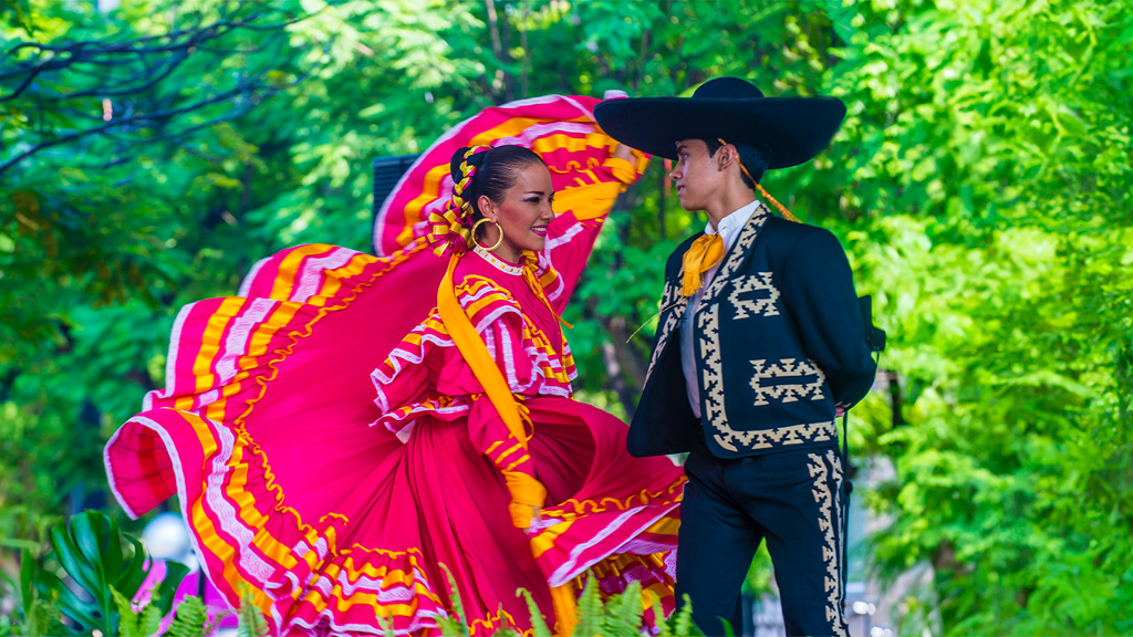 Celebra el Cinco de Mayo en Armony: Una Fiesta de Lujo en Punta de Mita